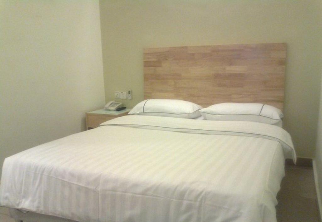 פטלין ג'איה Hotel Desaria חדר תמונה
