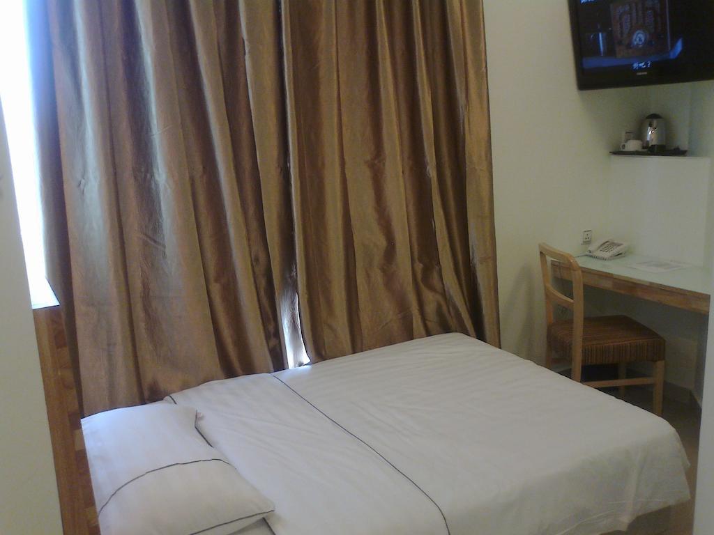 פטלין ג'איה Hotel Desaria חדר תמונה