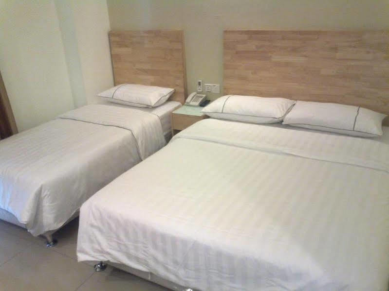 פטלין ג'איה Hotel Desaria מראה חיצוני תמונה