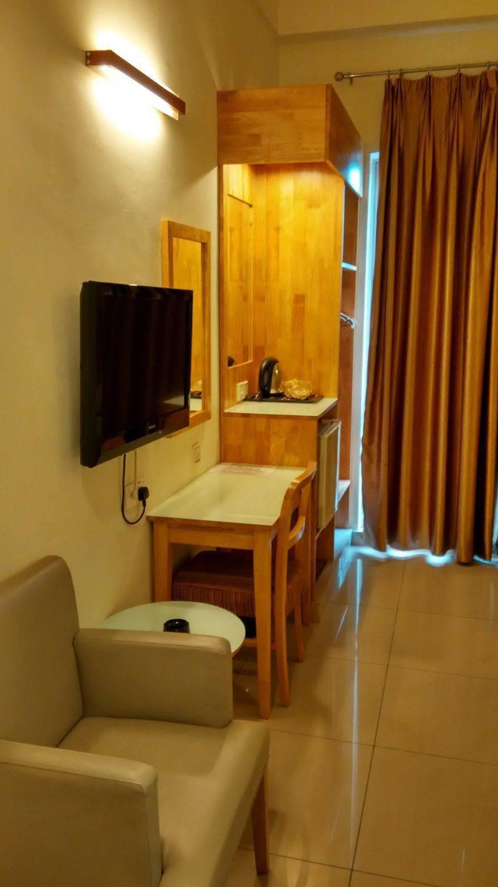 פטלין ג'איה Hotel Desaria מראה חיצוני תמונה