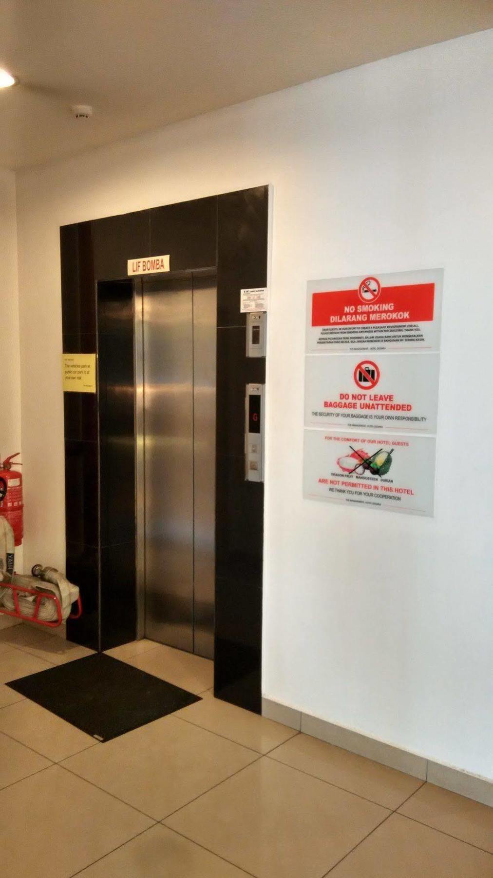 פטלין ג'איה Hotel Desaria מראה חיצוני תמונה