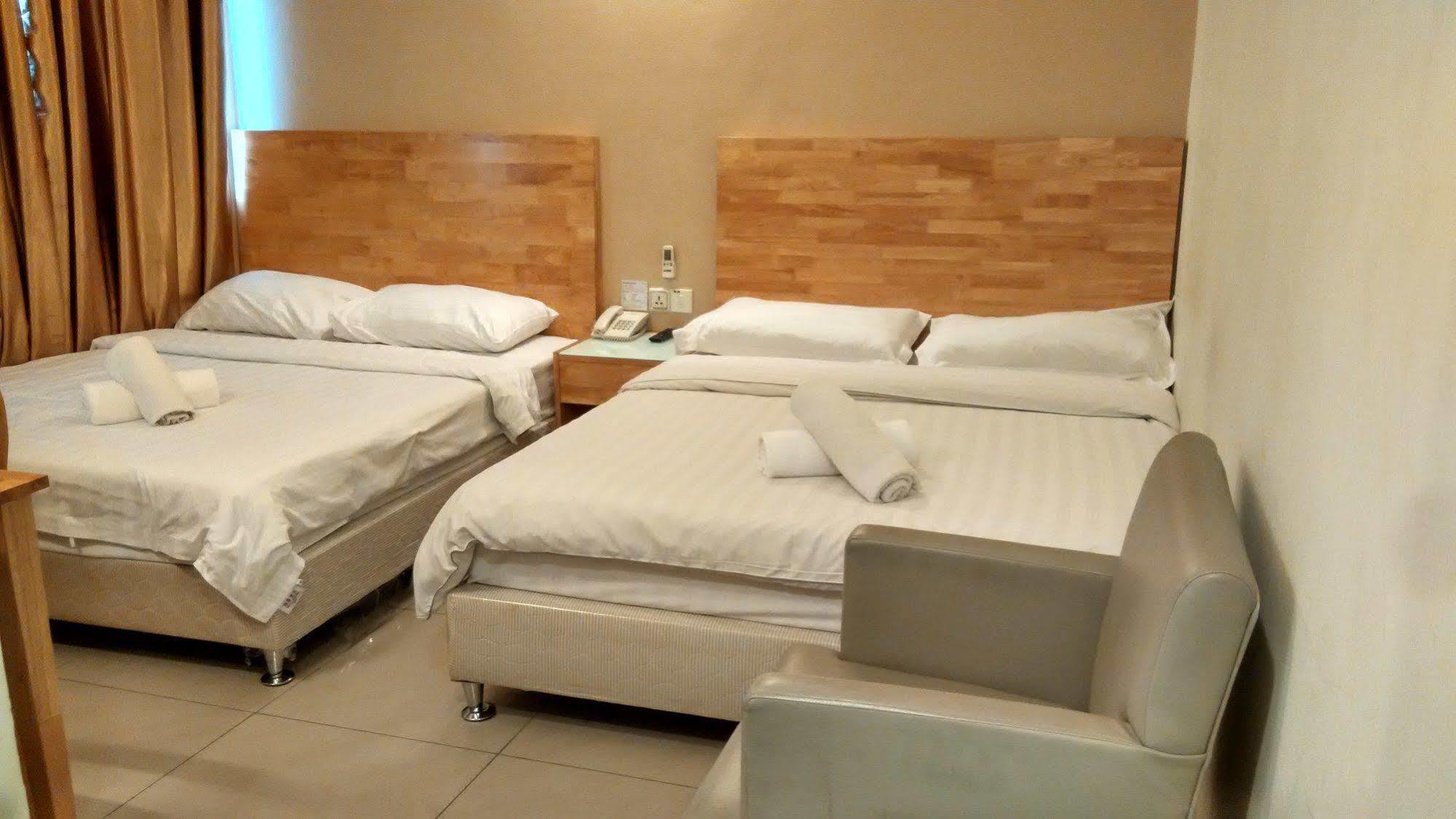 פטלין ג'איה Hotel Desaria מראה חיצוני תמונה