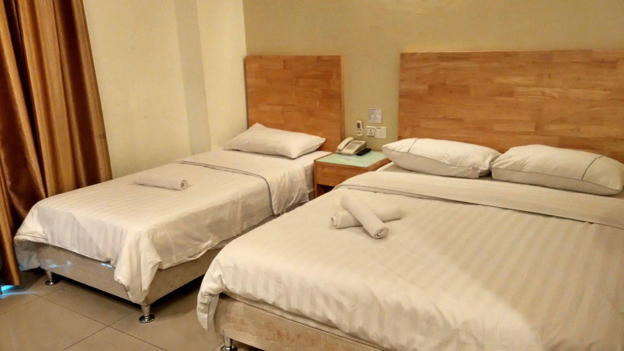 פטלין ג'איה Hotel Desaria מראה חיצוני תמונה